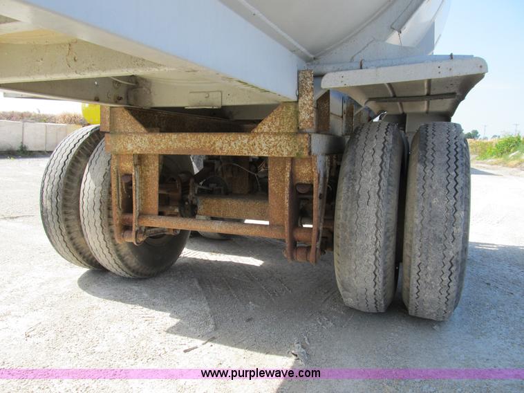 image for item B2734 1969 Fruehauf 39' aluminum tanker trailer