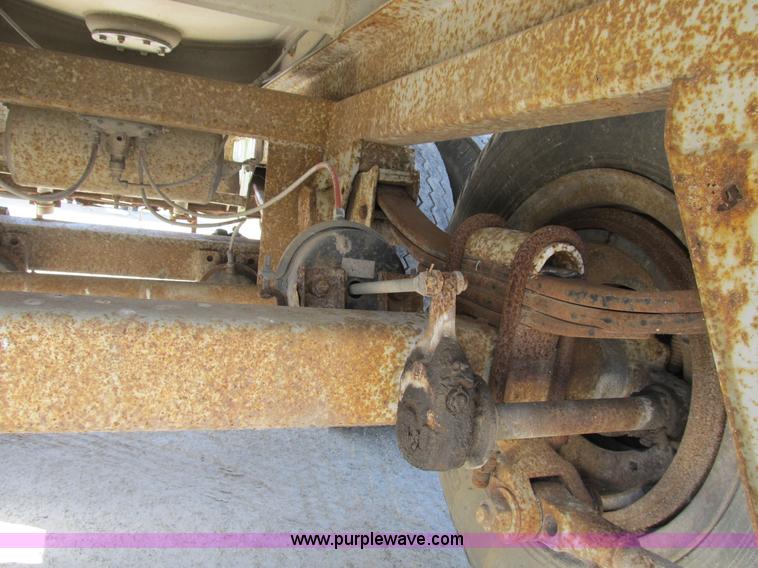 image for item B2734 1969 Fruehauf 39' aluminum tanker trailer