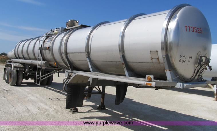 image for item B2735 1978 Polar 40' tanker trailer
