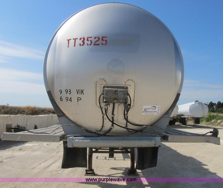 image for item B2735 1978 Polar 40' tanker trailer