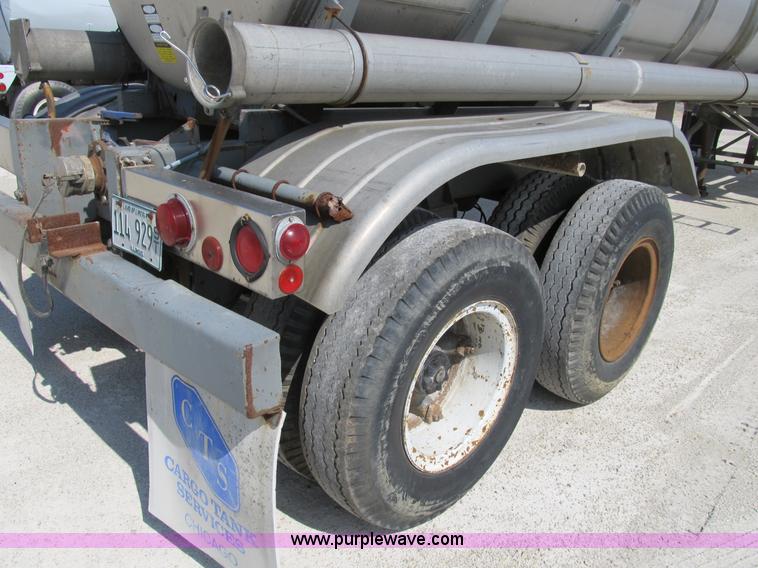 image for item B2735 1978 Polar 40' tanker trailer