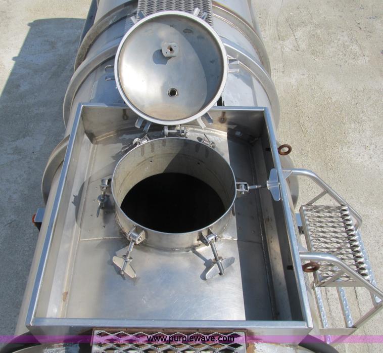 image for item B2735 1978 Polar 40' tanker trailer