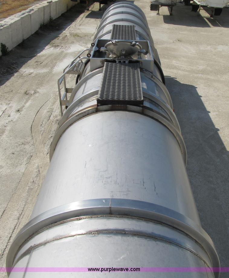 image for item B2735 1978 Polar 40' tanker trailer