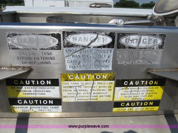 image for item B2735 1978 Polar 40' tanker trailer