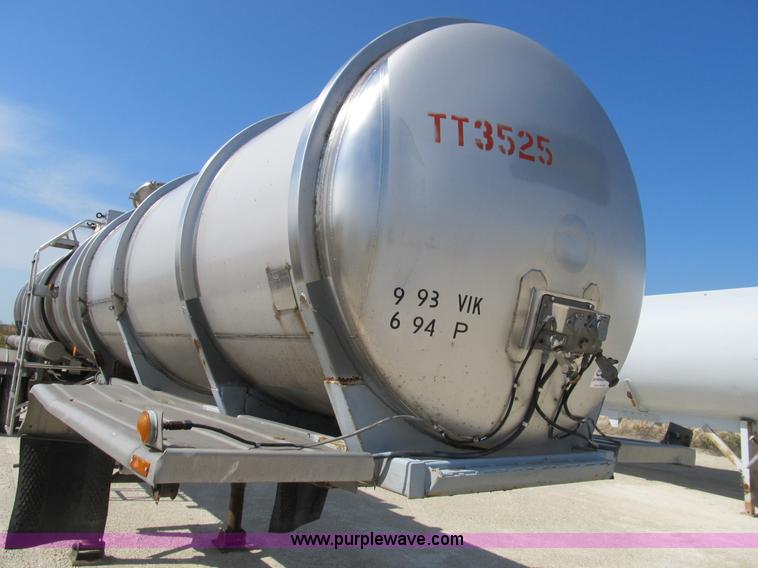 image for item B2735 1978 Polar 40' tanker trailer