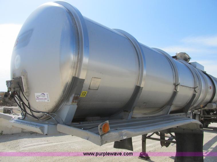 image for item B2735 1978 Polar 40' tanker trailer