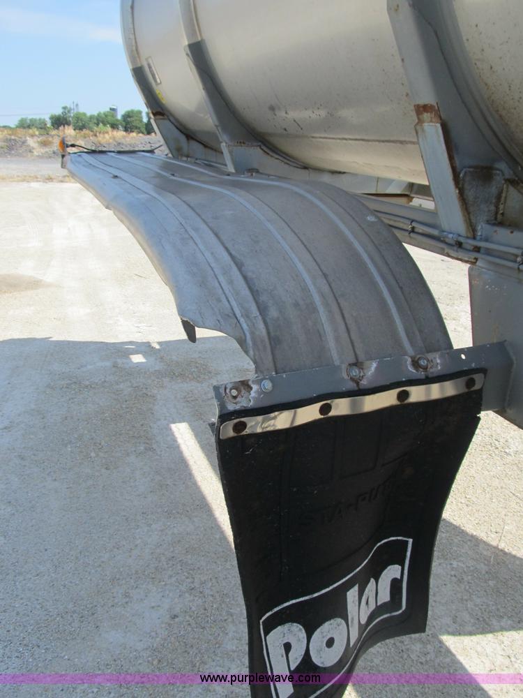 image for item B2735 1978 Polar 40' tanker trailer