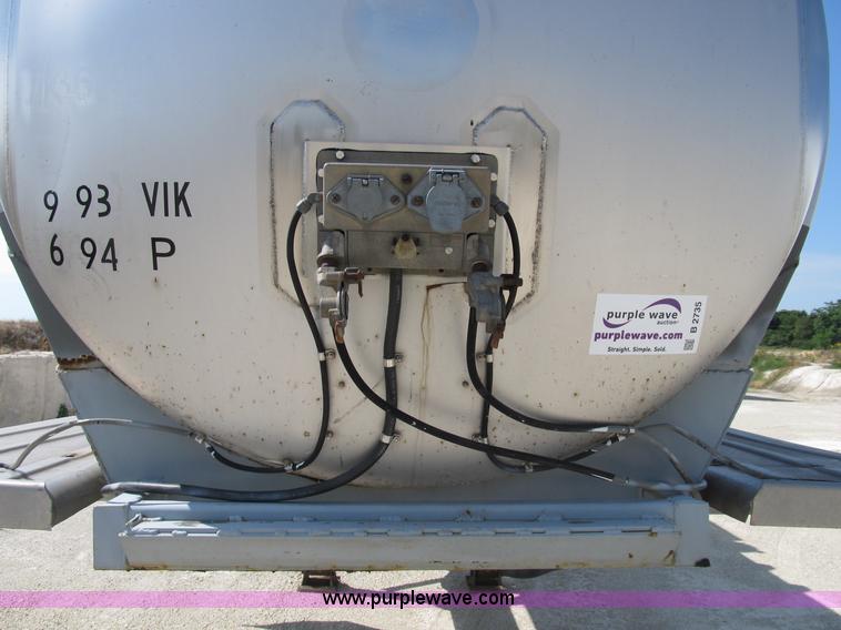 image for item B2735 1978 Polar 40' tanker trailer