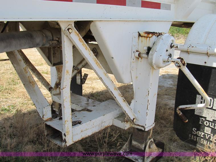 image for item B2738 1995 VIM 40' tanker trailer