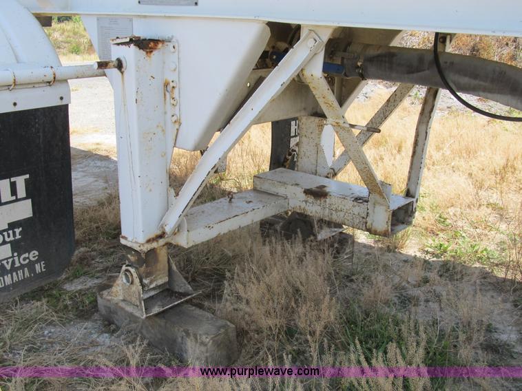 image for item B2738 1995 VIM 40' tanker trailer