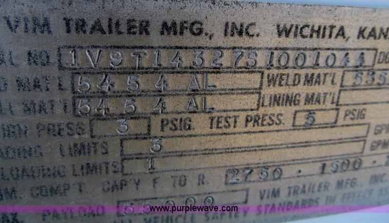 image for item B2738 1995 VIM 40' tanker trailer