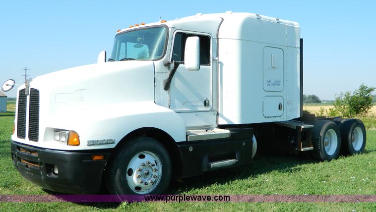 image for item B3775 1996 Kenworth T600 semi truck