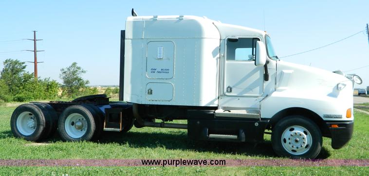 image for item B3775 1996 Kenworth T600 semi truck