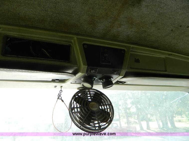 image for item B3775 1996 Kenworth T600 semi truck