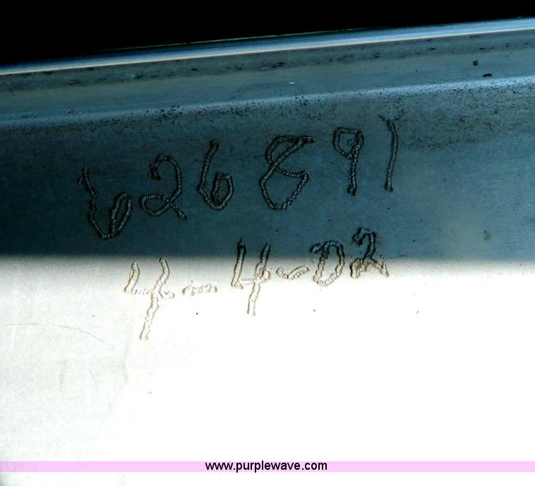 image for item B3775 1996 Kenworth T600 semi truck