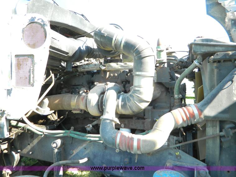 image for item B3775 1996 Kenworth T600 semi truck