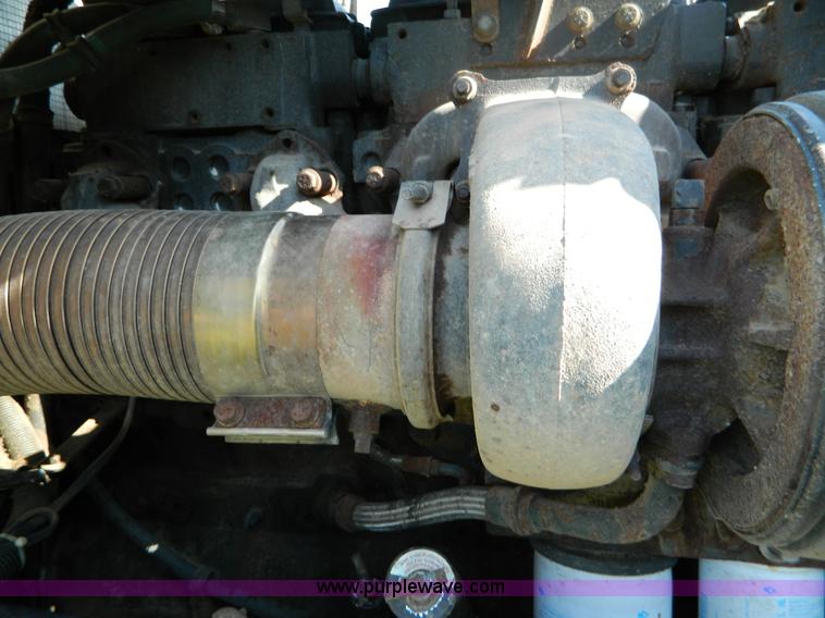 image for item B3775 1996 Kenworth T600 semi truck