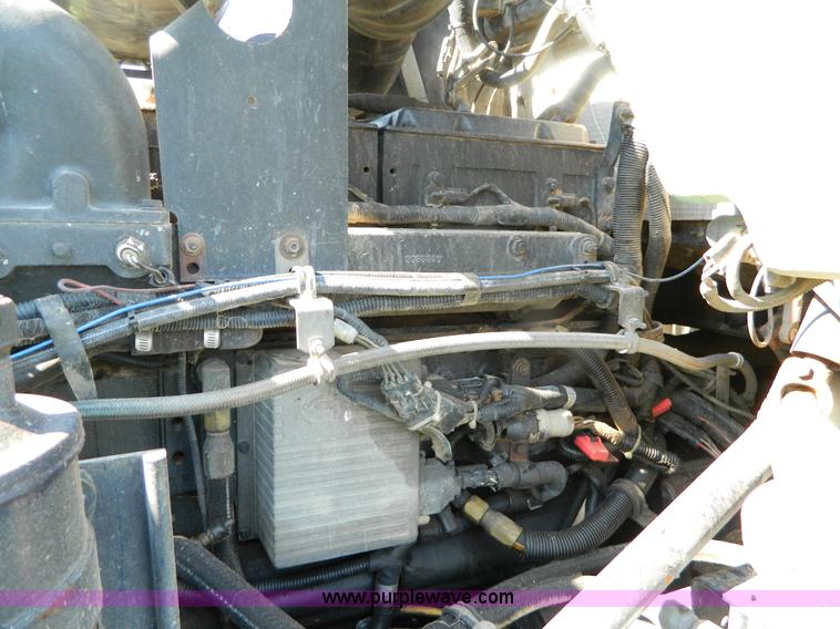 image for item B3775 1996 Kenworth T600 semi truck