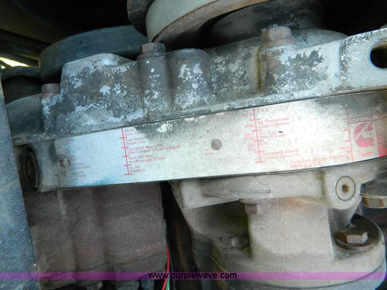 image for item B3775 1996 Kenworth T600 semi truck