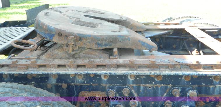 image for item B3775 1996 Kenworth T600 semi truck