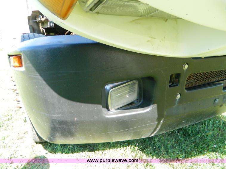 image for item B3775 1996 Kenworth T600 semi truck