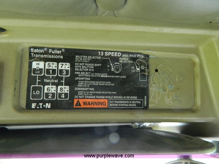 image for item B3776 1999 Kenworth T600 AeroCab semi truck