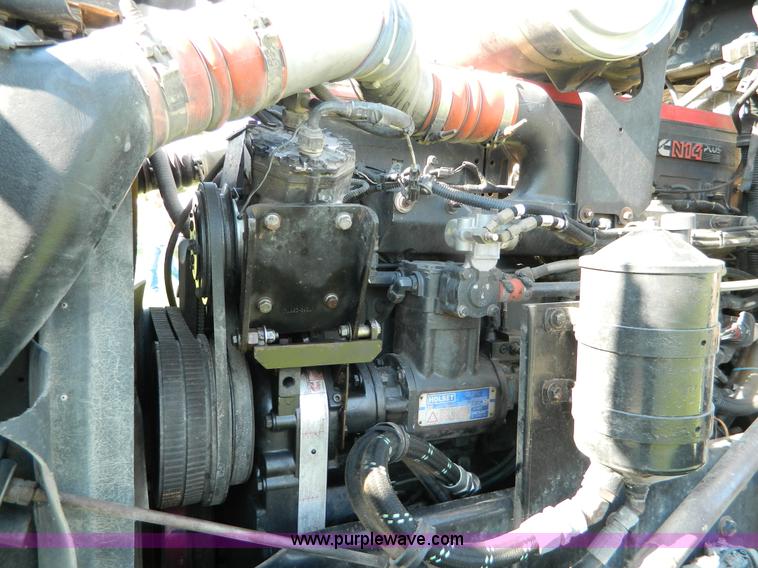 image for item B3776 1999 Kenworth T600 AeroCab semi truck