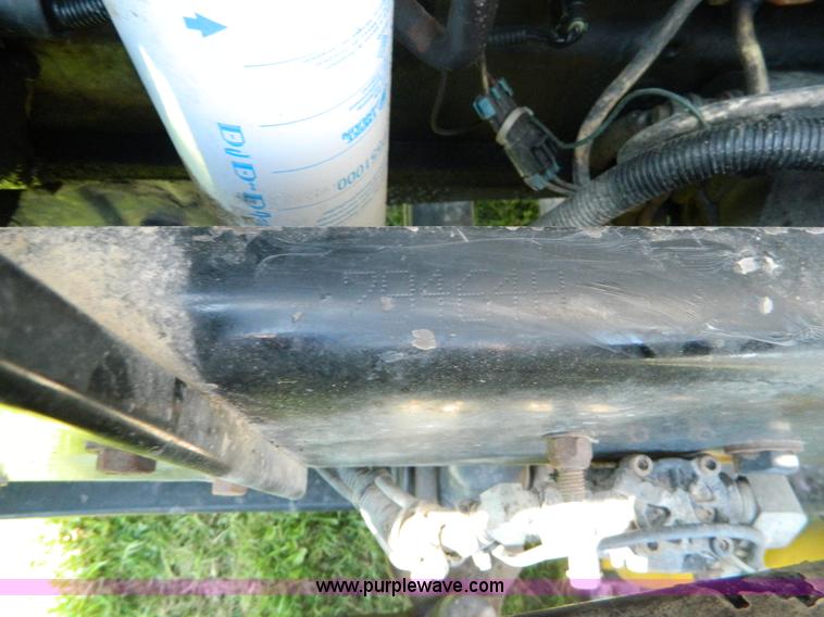 image for item B3776 1999 Kenworth T600 AeroCab semi truck