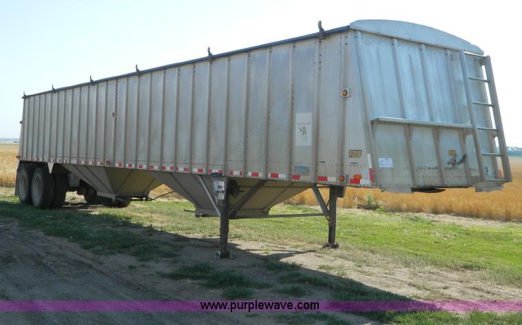 image for item B3777 1993 Merritt aluminum grain trailer