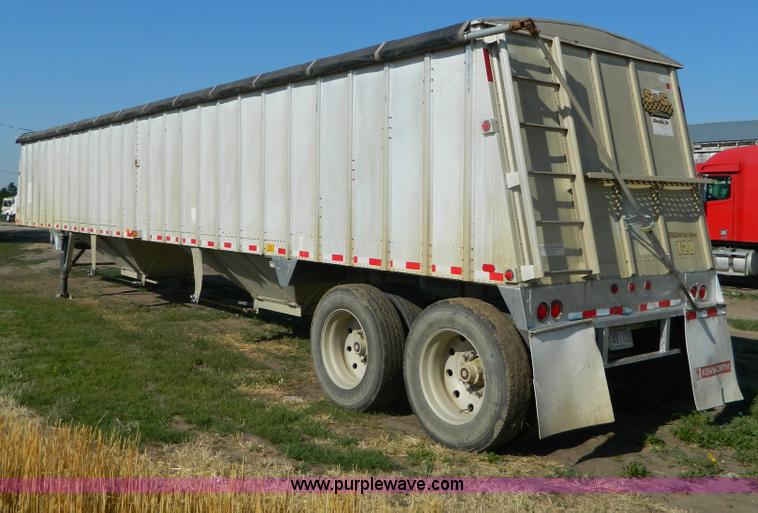 image for item B3777 1993 Merritt aluminum grain trailer
