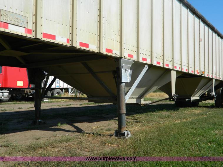 image for item B3777 1993 Merritt aluminum grain trailer