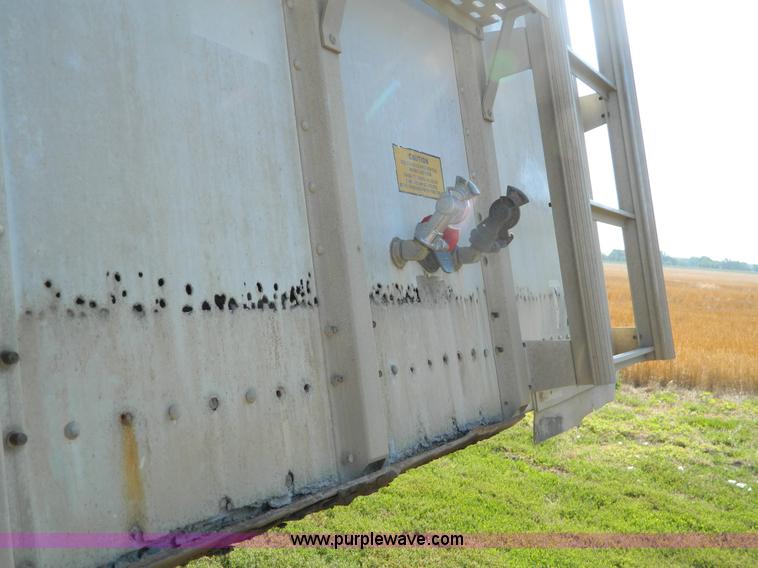 image for item B3777 1993 Merritt aluminum grain trailer