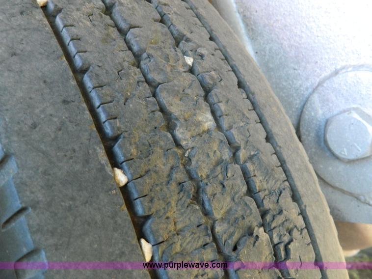 image for item B3777 1993 Merritt aluminum grain trailer