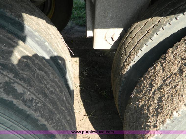 image for item B3777 1993 Merritt aluminum grain trailer