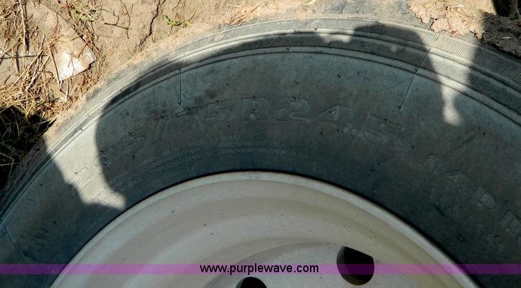 image for item B3777 1993 Merritt aluminum grain trailer