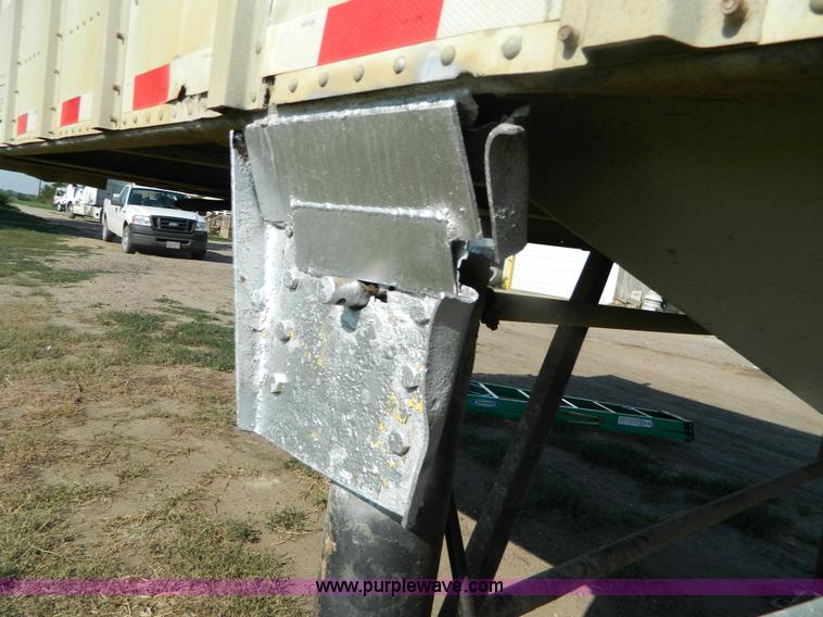 image for item B3777 1993 Merritt aluminum grain trailer