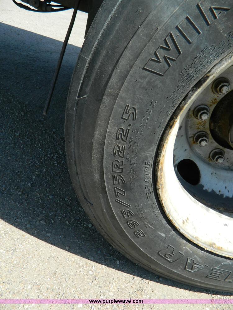 image for item B3778 1998 Great Dane van trailer