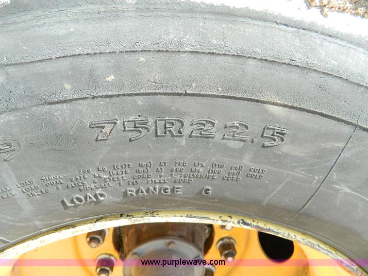 image for item B3779 1999 Great Dane van trailer