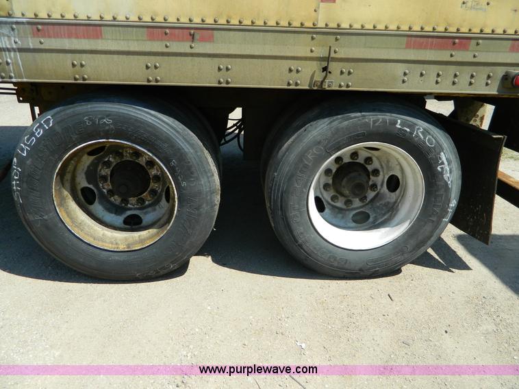 image for item B3782 1998 Trail Mobile van trailer