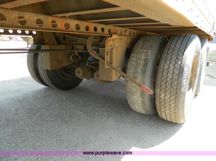 image for item B3782 1998 Trail Mobile van trailer