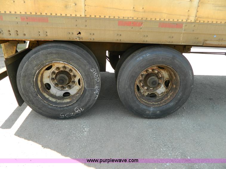 image for item B3782 1998 Trail Mobile van trailer