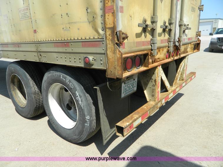 image for item B3782 1998 Trail Mobile van trailer