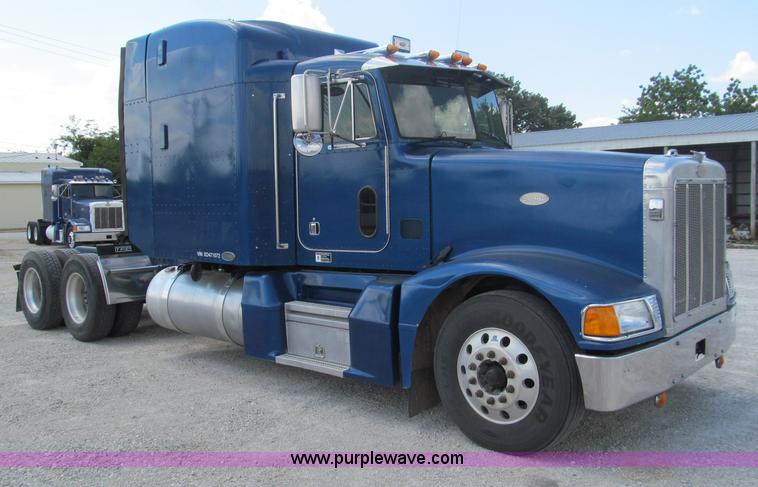 image for item B6373 1999 Peterbilt 377 semi truck