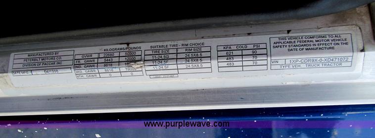 image for item B6373 1999 Peterbilt 377 semi truck