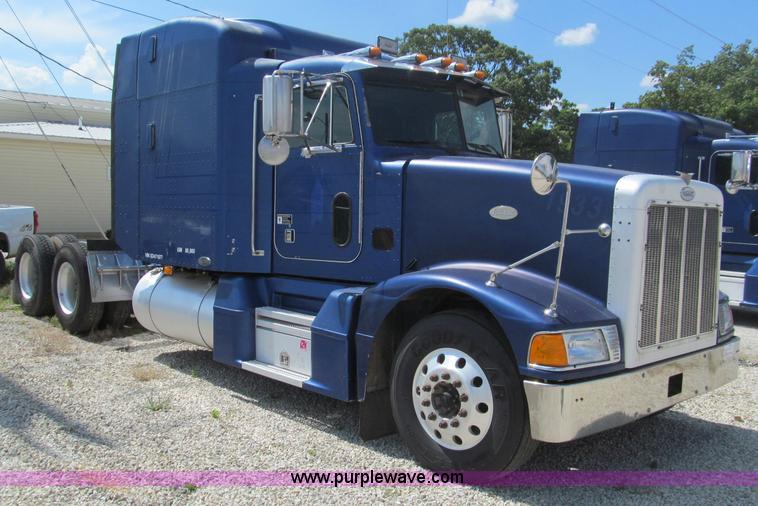 image for item B6374 1999 Peterbilt 377 semi truck