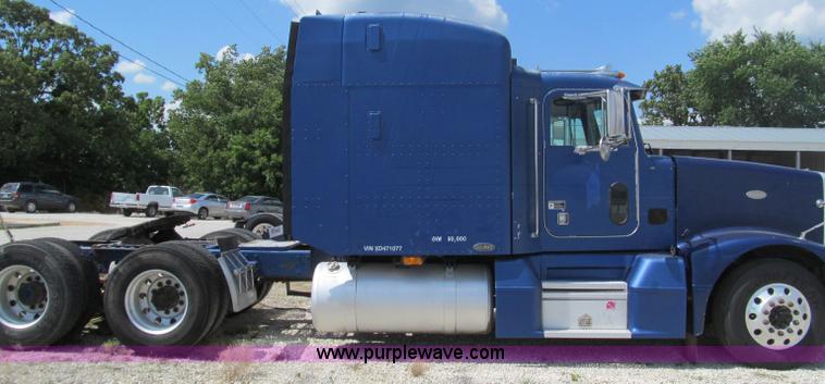 image for item B6374 1999 Peterbilt 377 semi truck