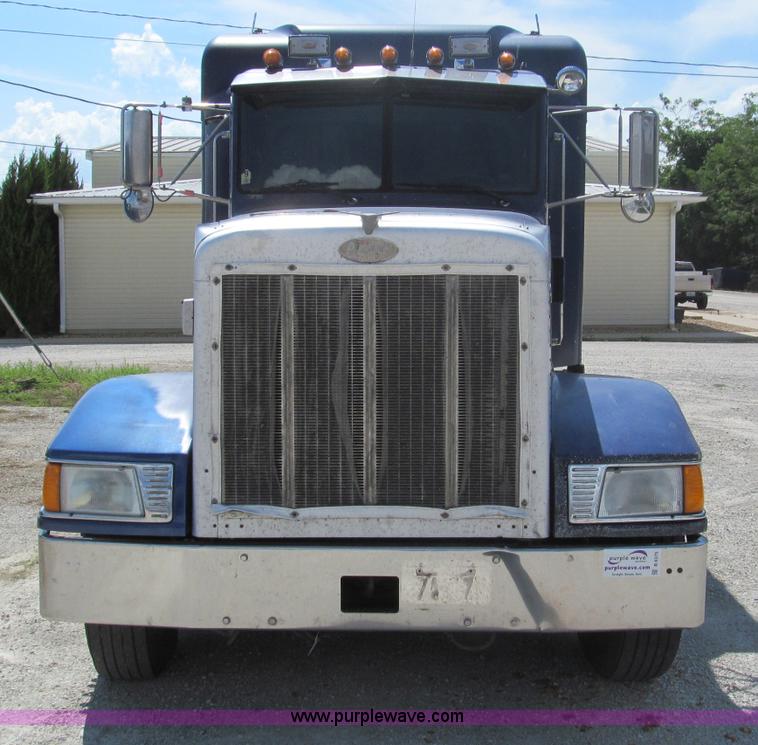image for item B6375 1998 Peterbilt 377 semi truck