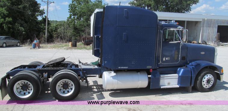 image for item B6375 1998 Peterbilt 377 semi truck