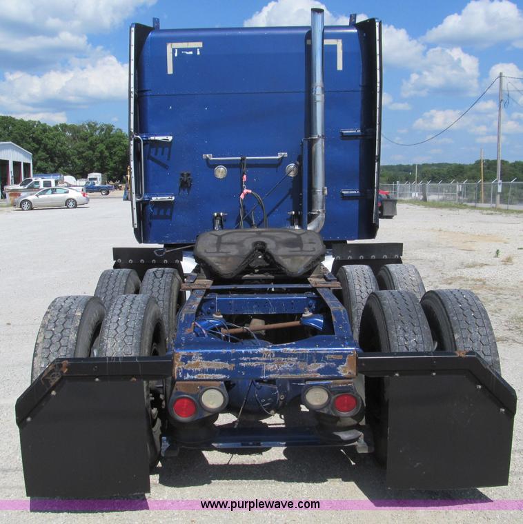 image for item B6375 1998 Peterbilt 377 semi truck