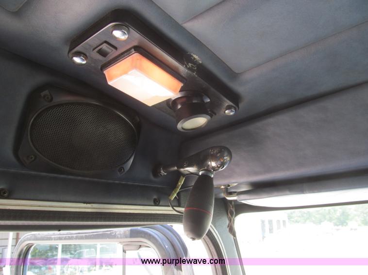 image for item B6375 1998 Peterbilt 377 semi truck